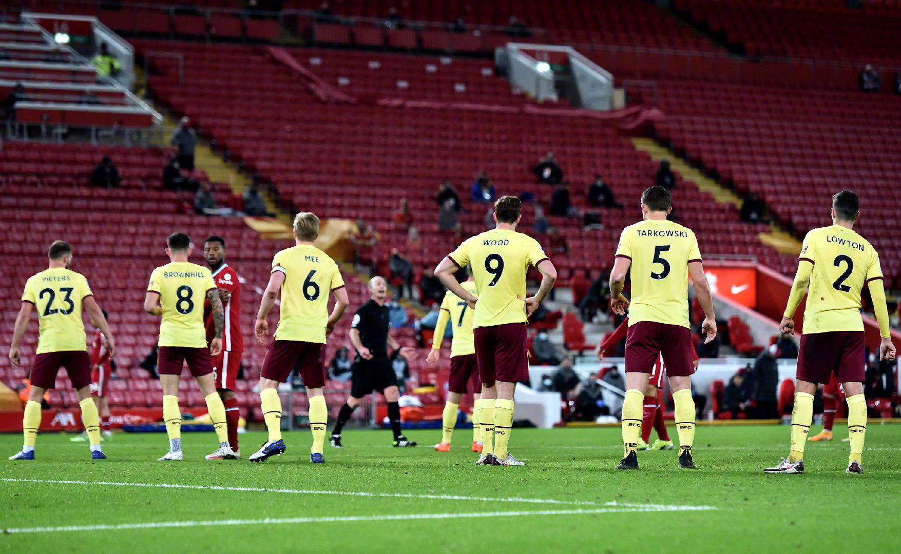 坦及其支持 坦及其支持